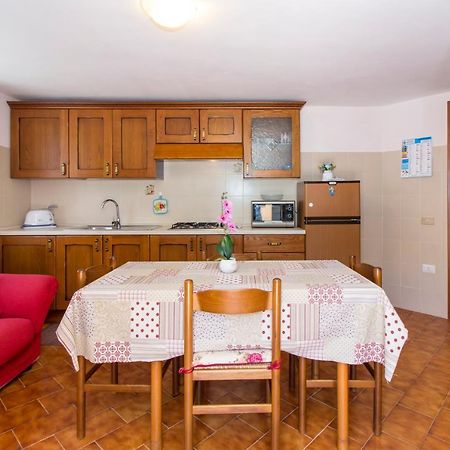 Appartamenti In Villa Con Ampio Giardino Esterno Posada  Ngoại thất bức ảnh