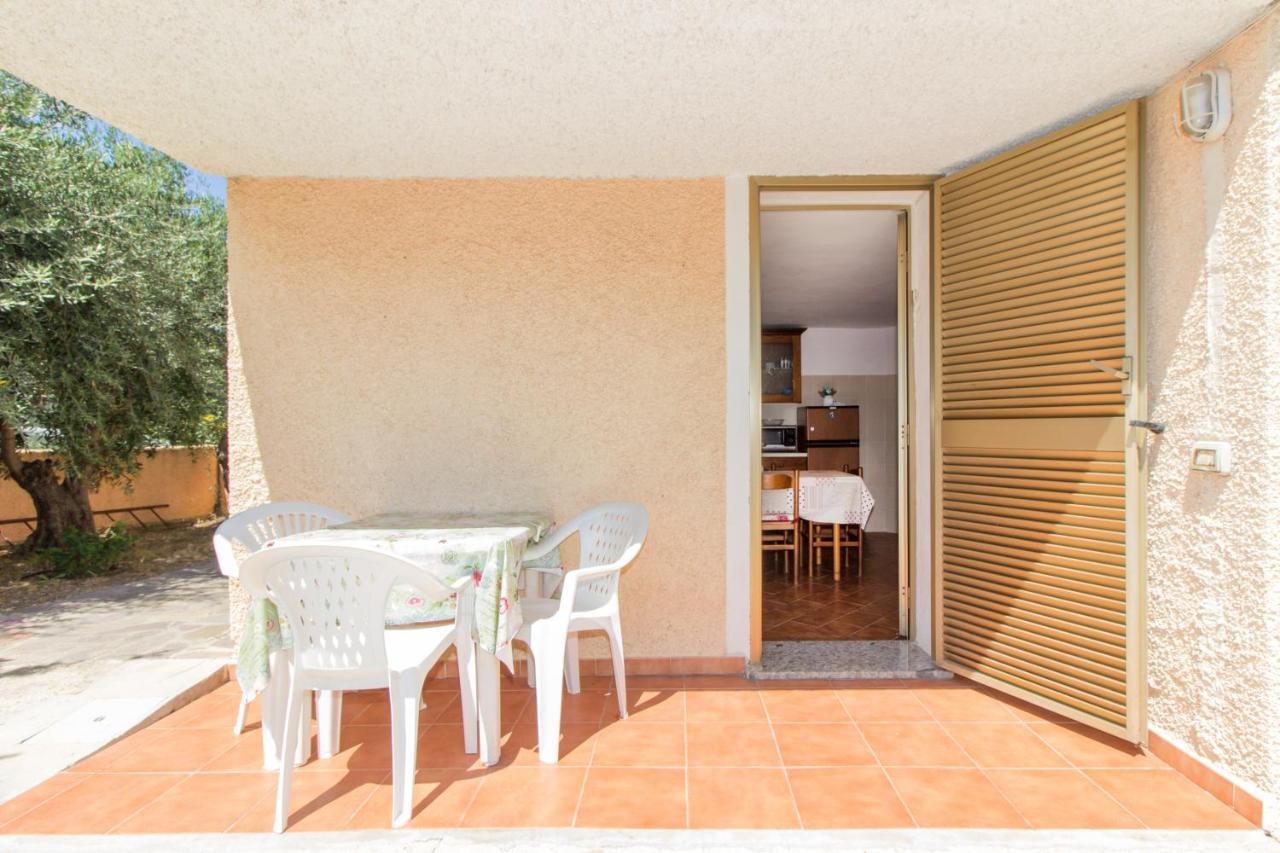 Appartamenti In Villa Con Ampio Giardino Esterno Posada  Ngoại thất bức ảnh