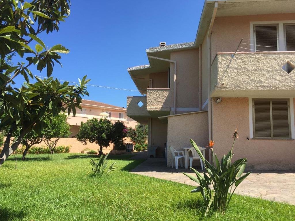 Appartamenti In Villa Con Ampio Giardino Esterno Posada  Ngoại thất bức ảnh