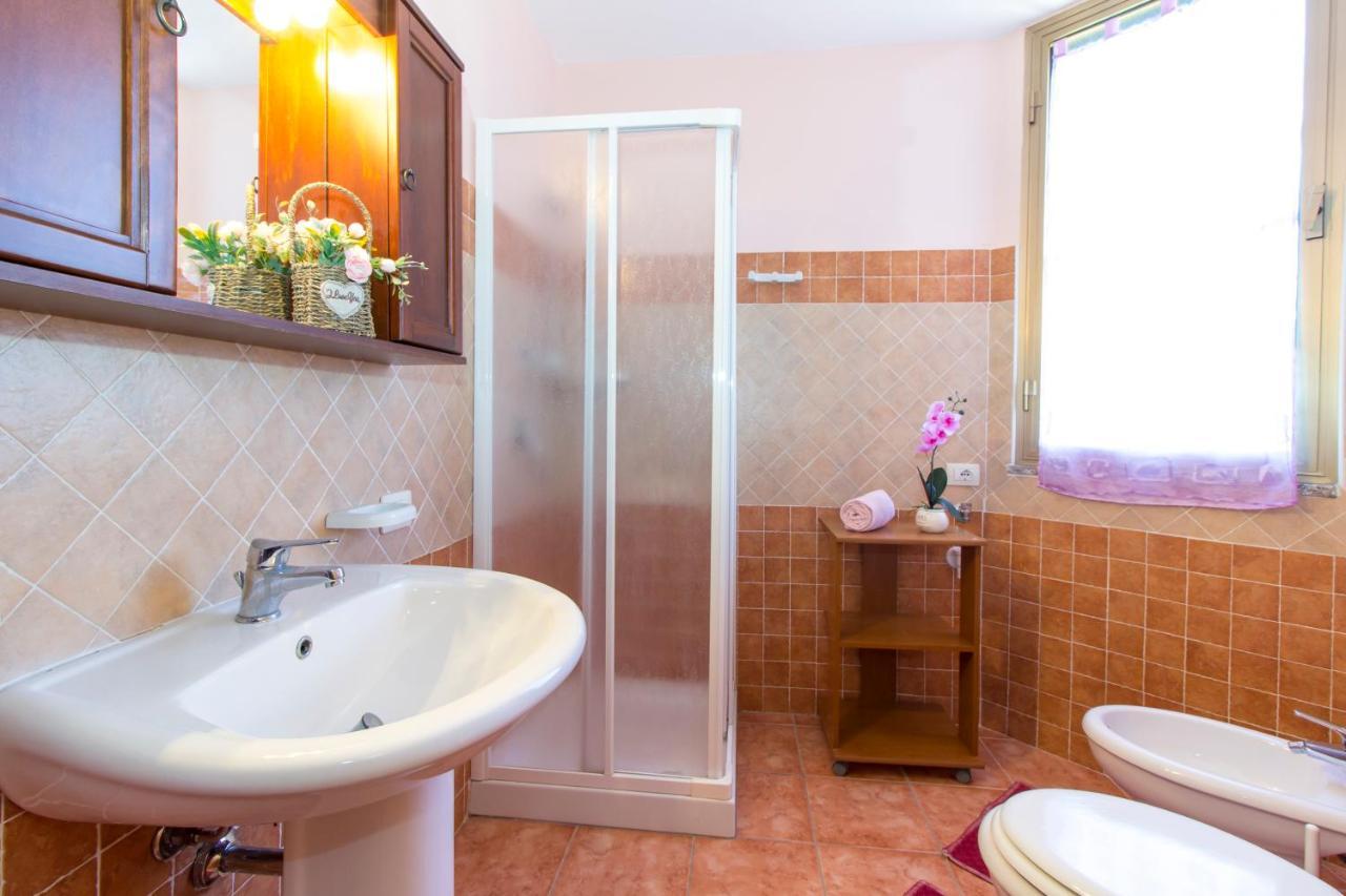 Appartamenti In Villa Con Ampio Giardino Esterno Posada  Ngoại thất bức ảnh