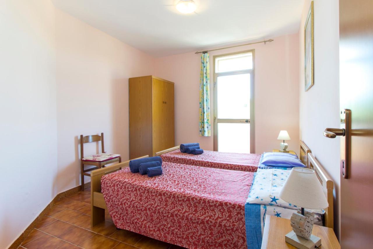 Appartamenti In Villa Con Ampio Giardino Esterno Posada  Ngoại thất bức ảnh