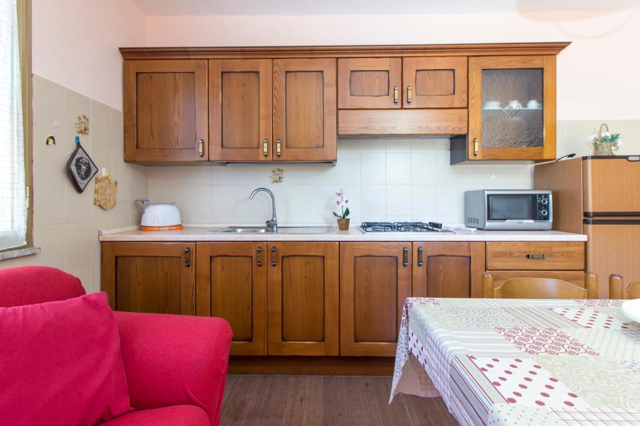 Appartamenti In Villa Con Ampio Giardino Esterno Posada  Ngoại thất bức ảnh