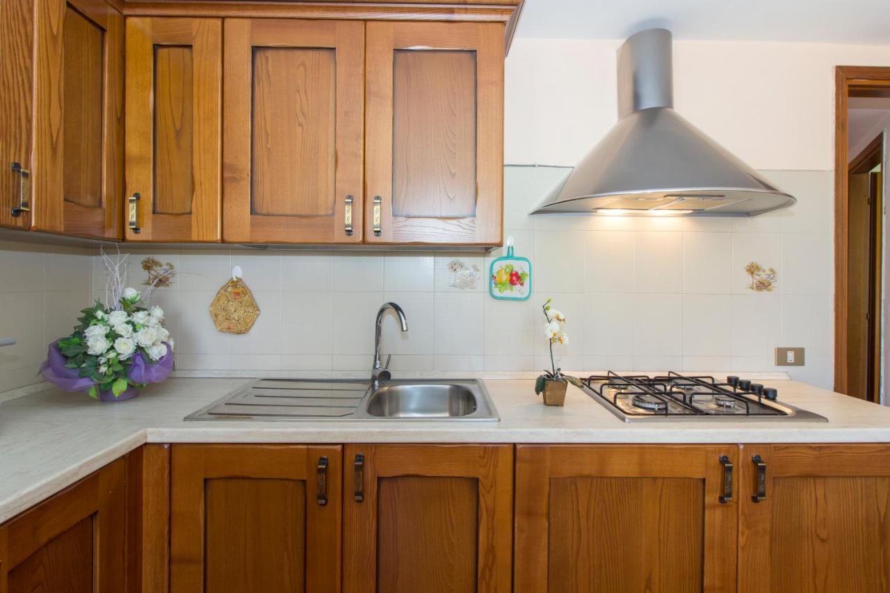 Appartamenti In Villa Con Ampio Giardino Esterno Posada  Ngoại thất bức ảnh