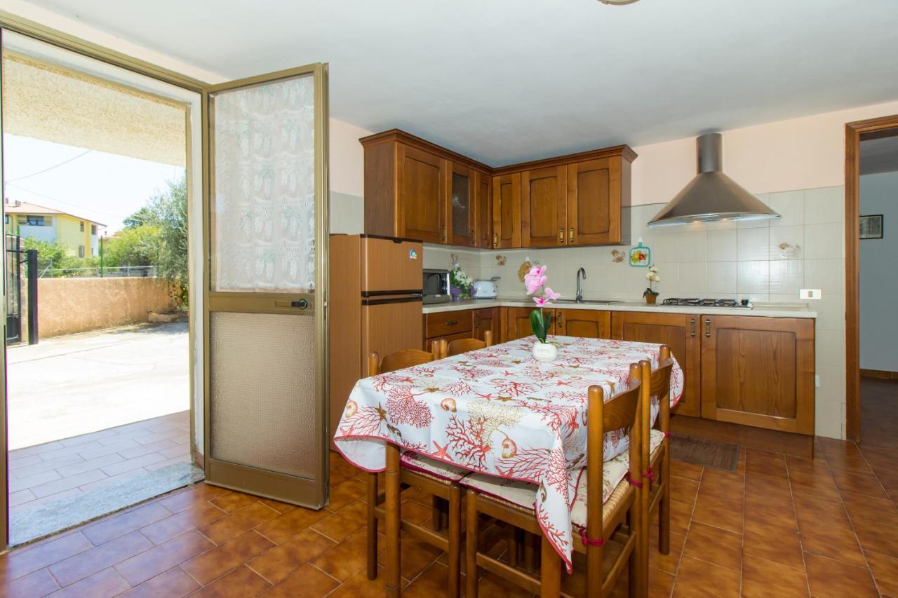 Appartamenti In Villa Con Ampio Giardino Esterno Posada  Ngoại thất bức ảnh